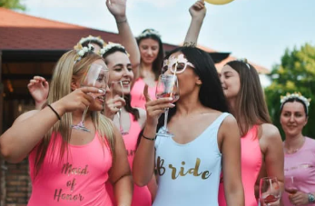 BRIDE PARTY CARRUSEL